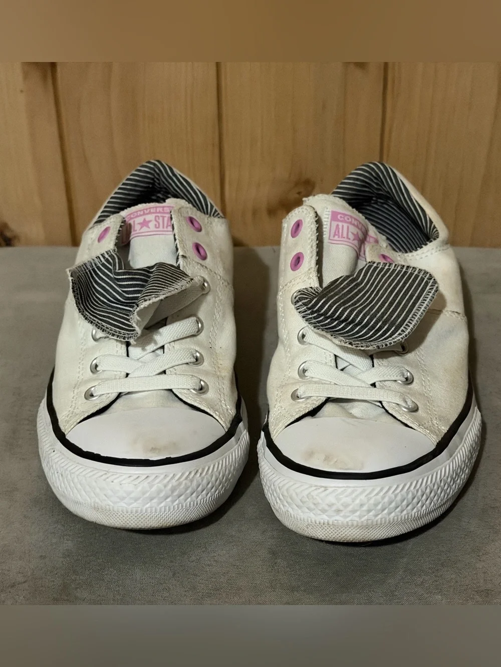 Converse Kids Low-Top Sneakers in White with Pink Eyelets